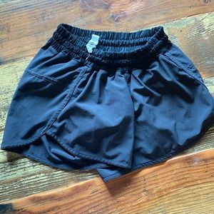 Lululemon Hotty Hot Shorts size 4